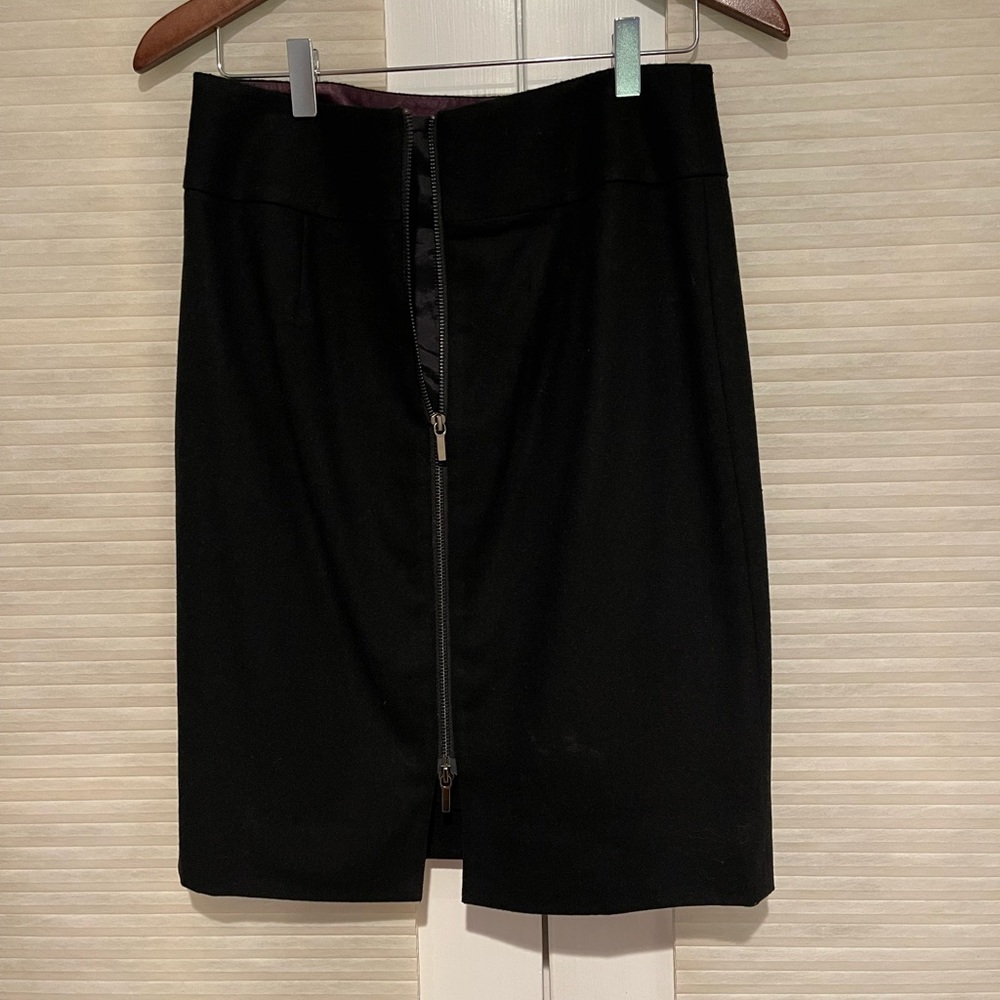Banana Republic wool Double zip black wool lined skirt. Never worn. Size 4